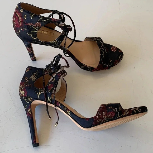 Antonio Melani Ankle Tie Heels size 9 New - Picture 1 of 11